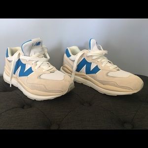 New Balance 57/40 Running shoes. Just used them for walking.
